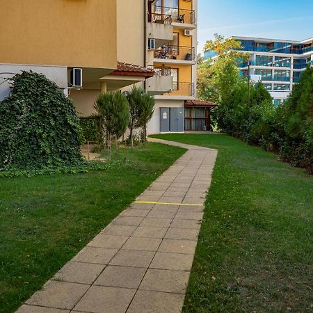 Menada Diamond Bay Apartments Pantai Sunny Luaran gambar