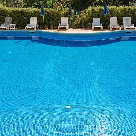 Menada Diamond Bay Apartments Pantai Sunny Luaran gambar