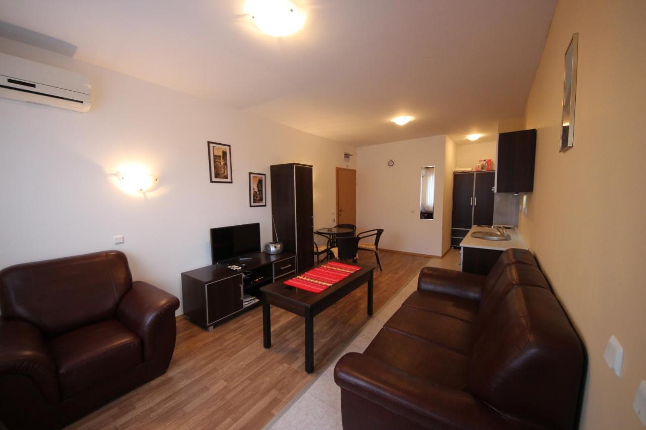 Menada Diamond Bay Apartments Pantai Sunny Luaran gambar